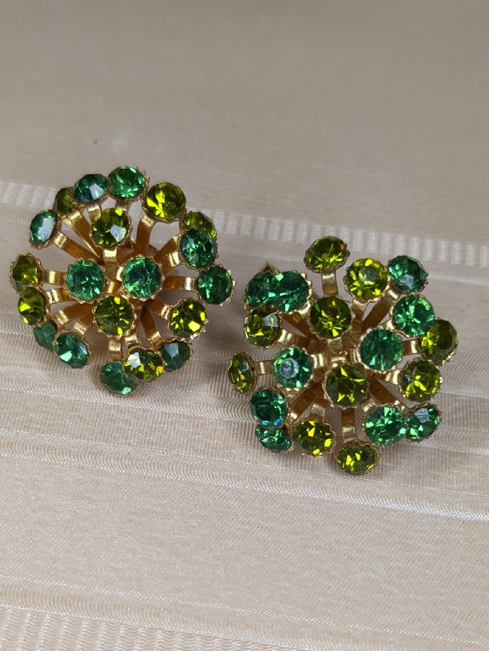 Lime And Emerald Green Crystal Earrings Clip-on Mid Century 1960s
